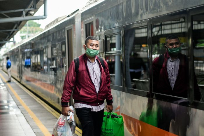 Ilustrasi: Suasana Staisun keberangkatan luar kota di Stasiun Pasar Senen, Jakarta, Kamis (8/10/2020).