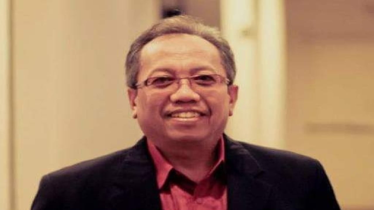 Guru Besar Mikropaleontologi dari ITB.