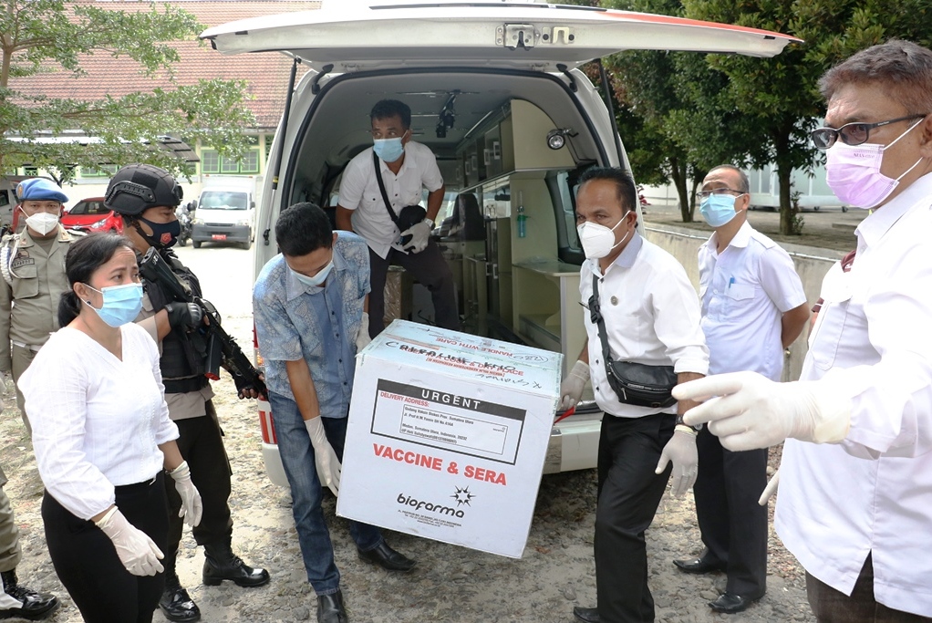 5.200 Vial Vaksin Sinovac Tiba di P Siantar, Forkopimda, dan Nakes Divaksin Pertama