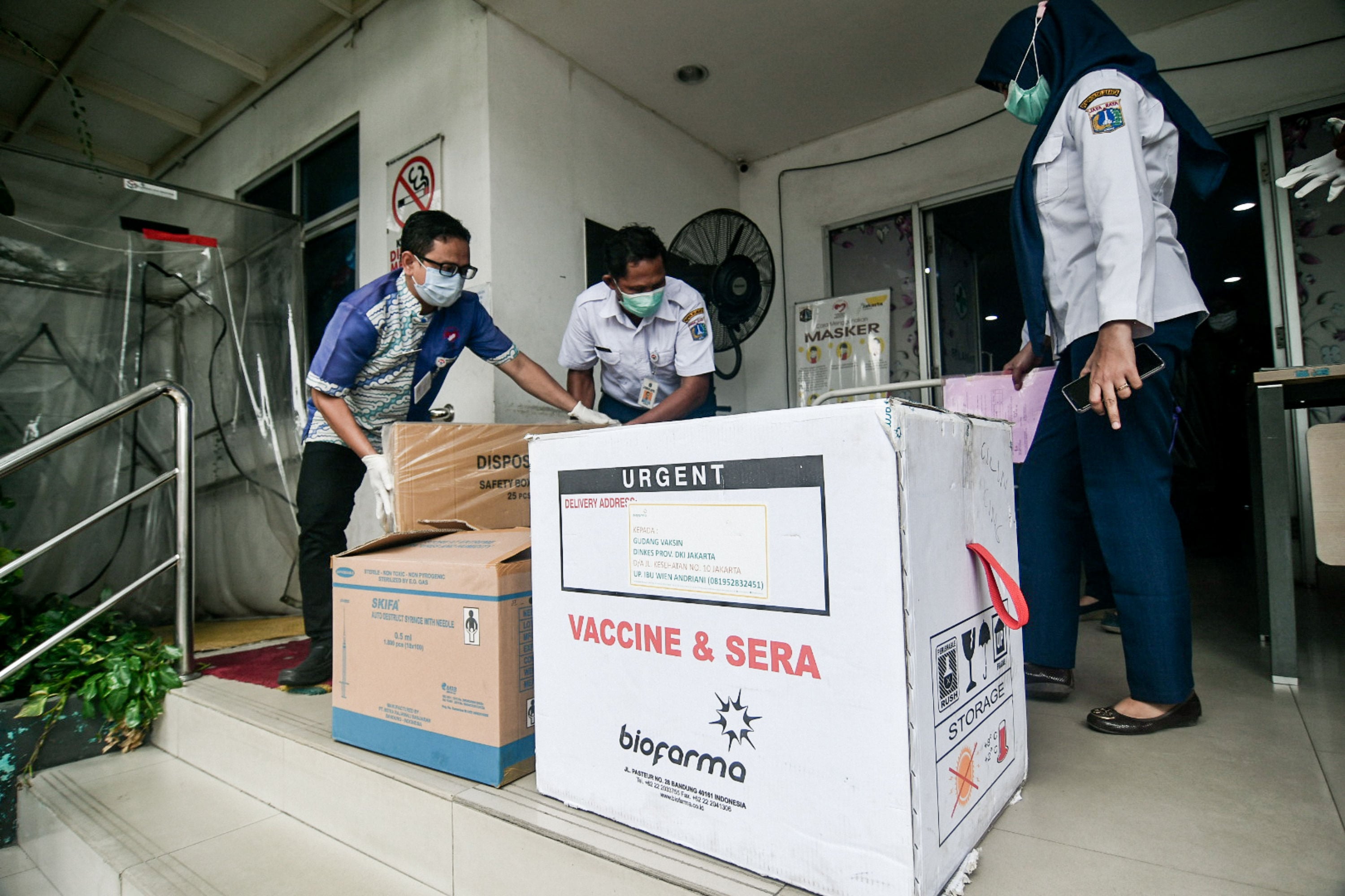 Ilustrasi distribusi vaksin.