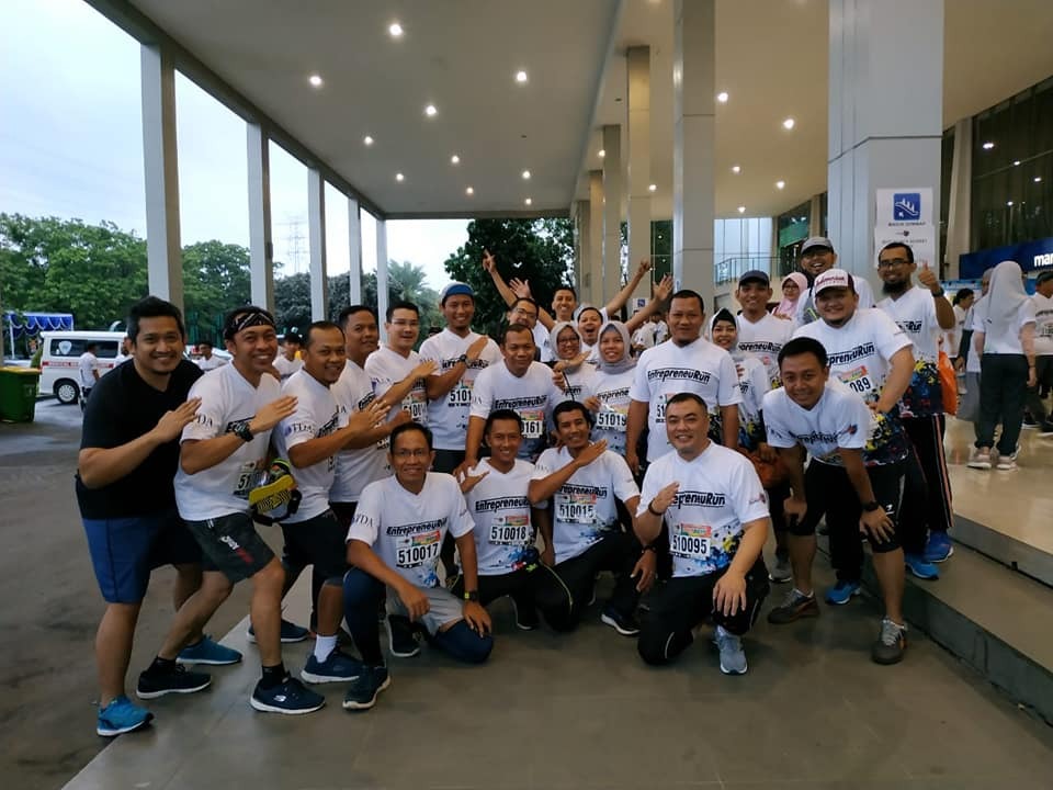 Komunitas Tangan Di Atas