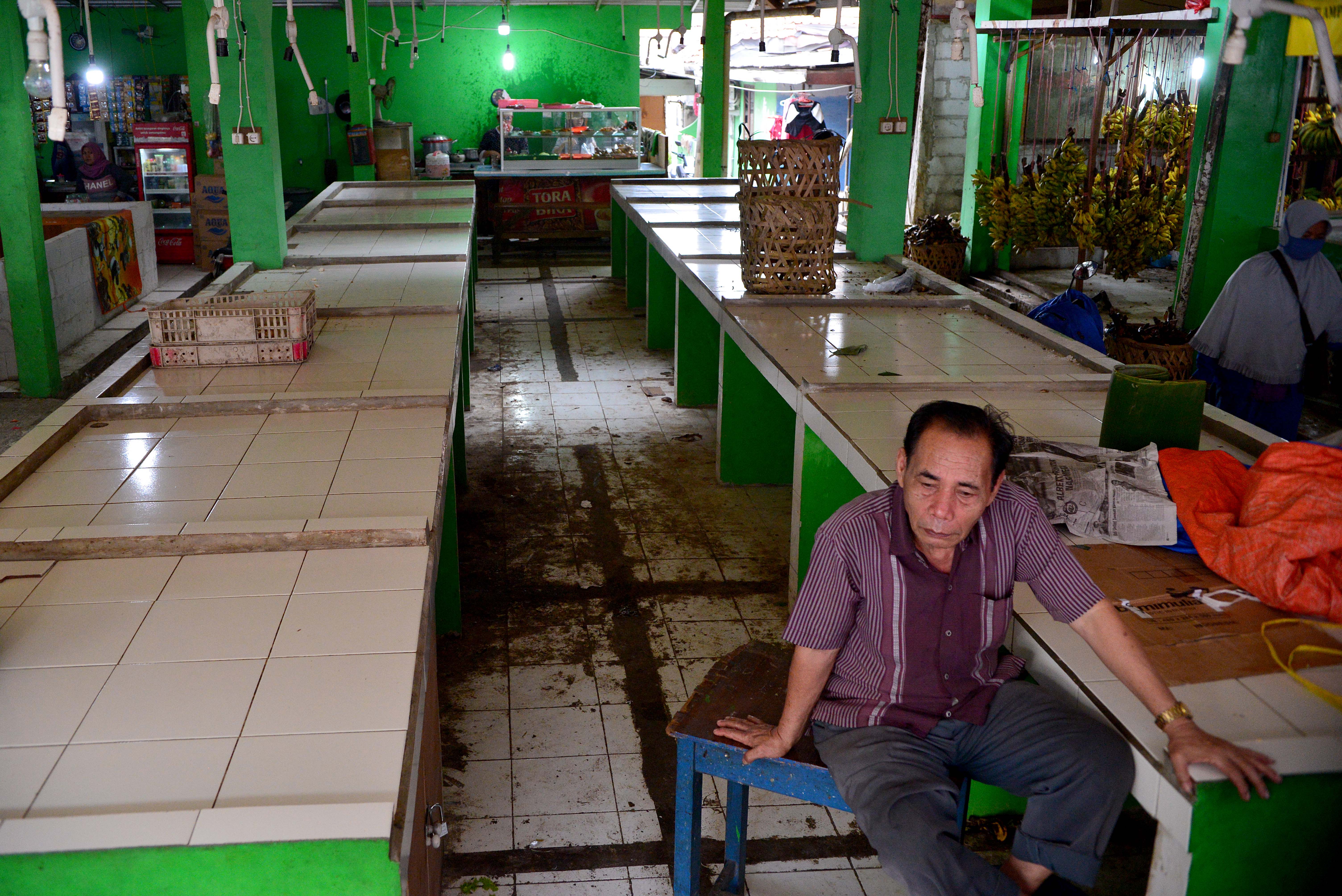 Sudah 4 hari pedagang daging se-Jadetabek tidak berdagang sebagai bentuk protes kepada pemerintah karena tingginya harga daging sapi.