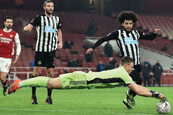 Setan Merah Kurang Agresif