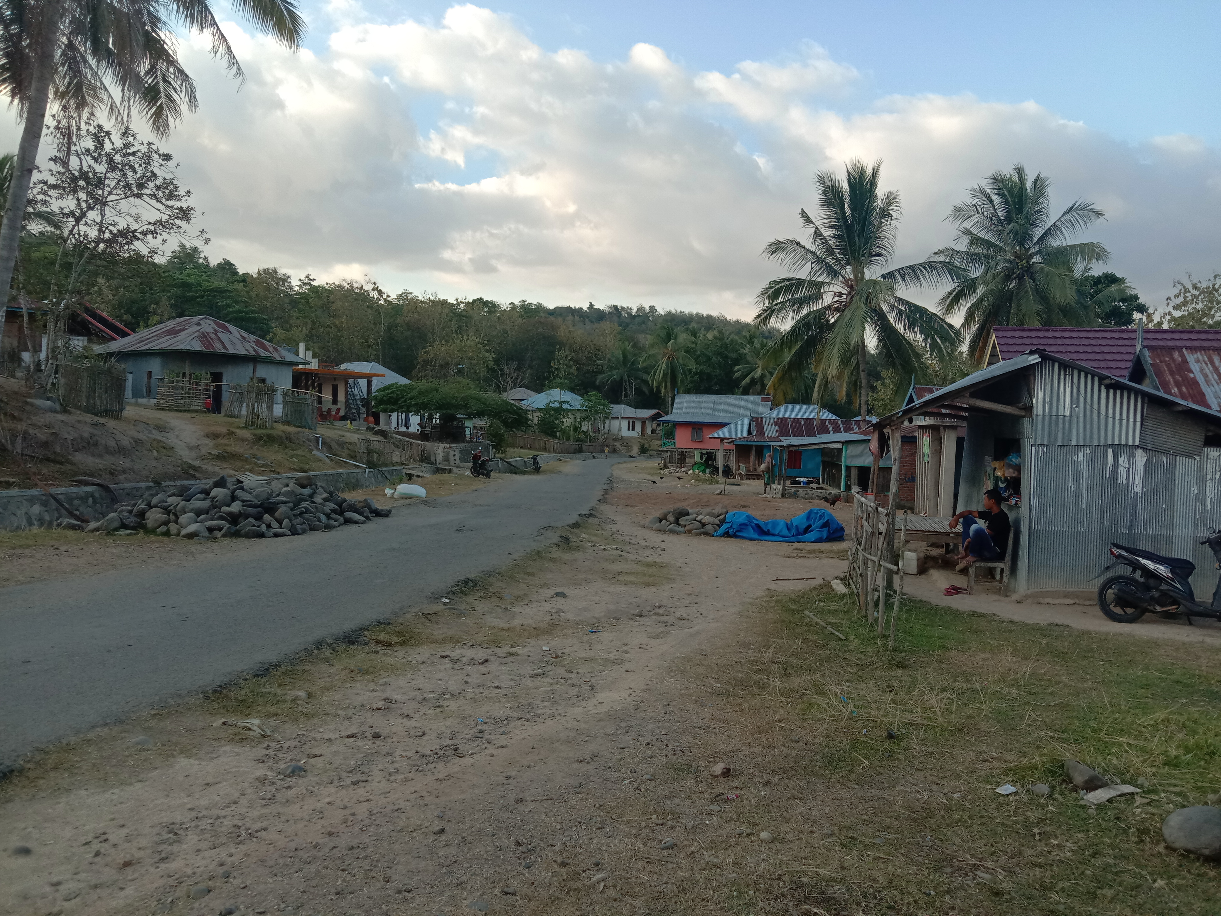 Kondisi Desa Warlokak menuju Golo Mori, di Kecamatan Komodo, Manggarai Barat, NTT yang bakal dijadikan tempat pertemuan G20.