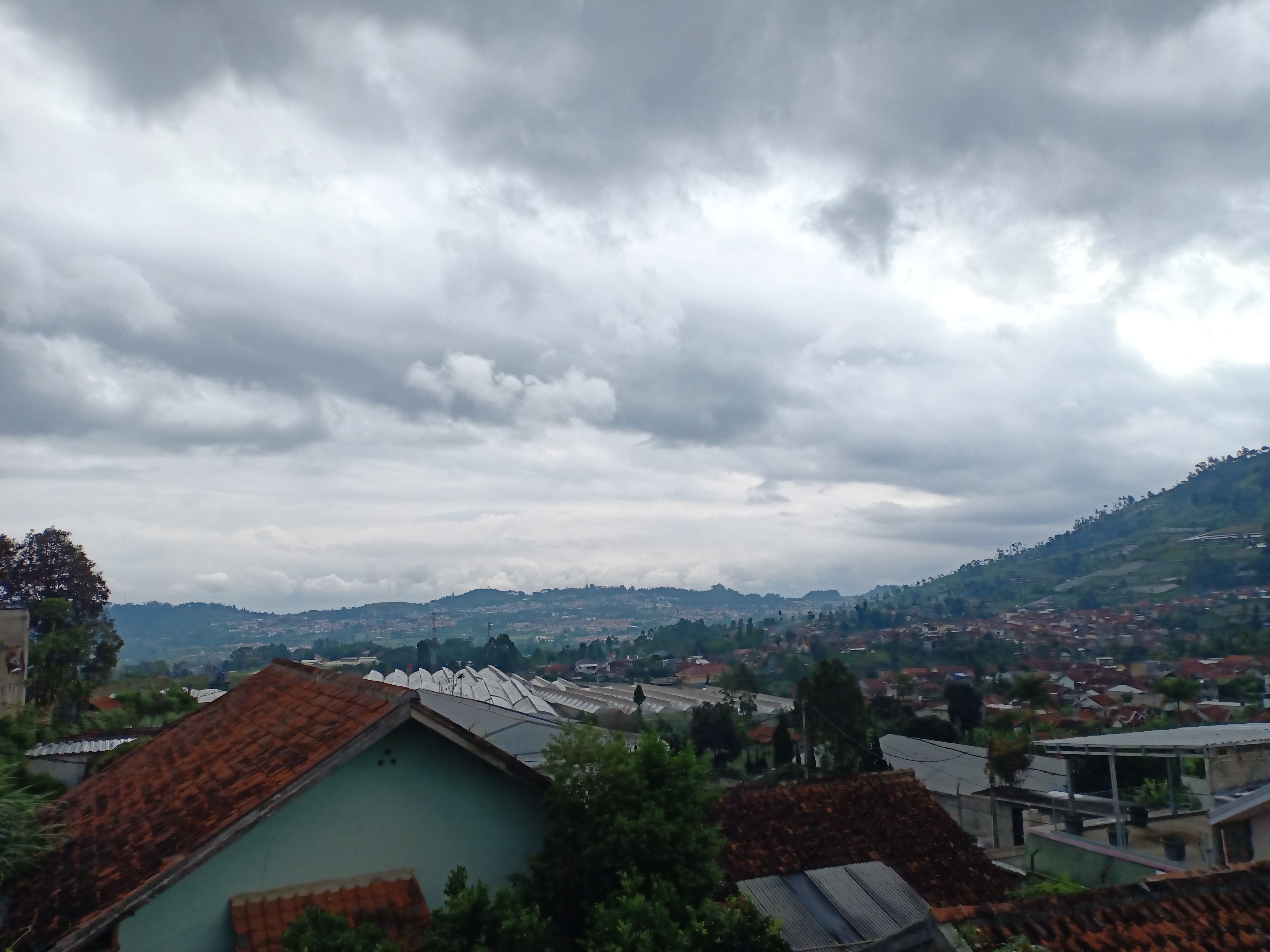 Suhu lembang lebih dingin