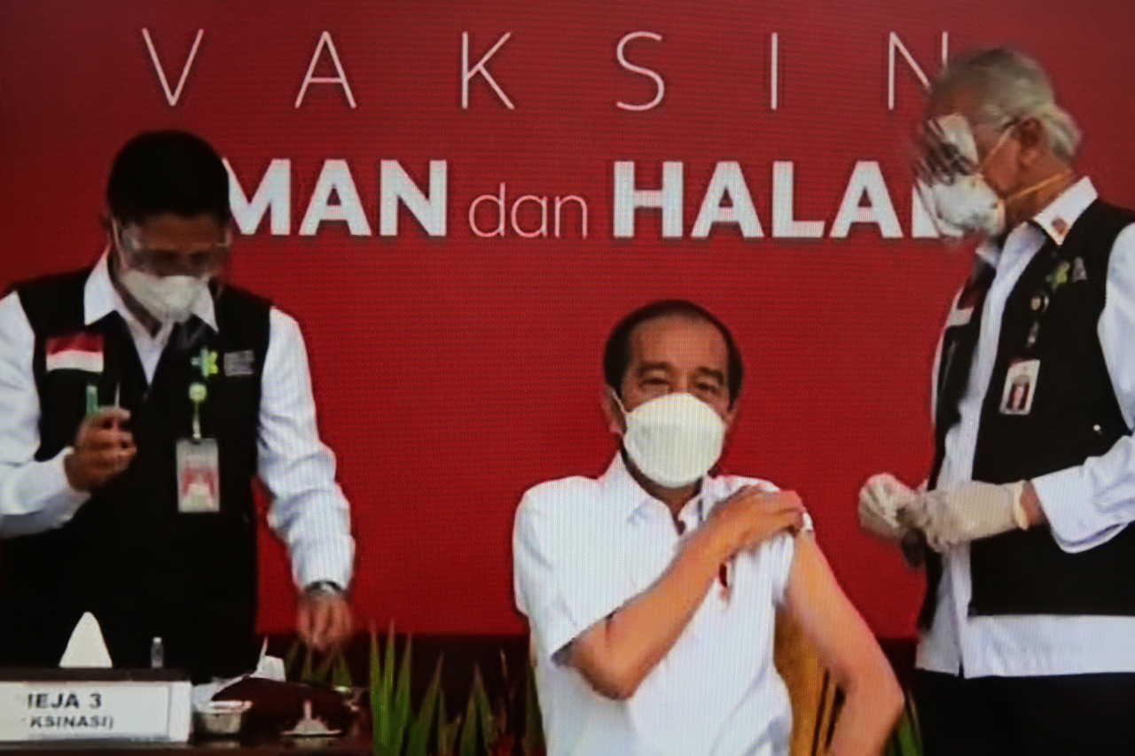 Presiden Joko Widodo Resmi Divaksinasi