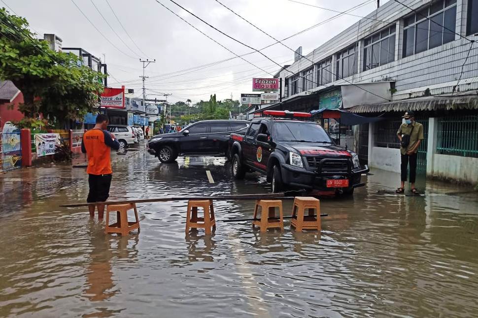 Banjir genangi Kota Pangkalpinang.