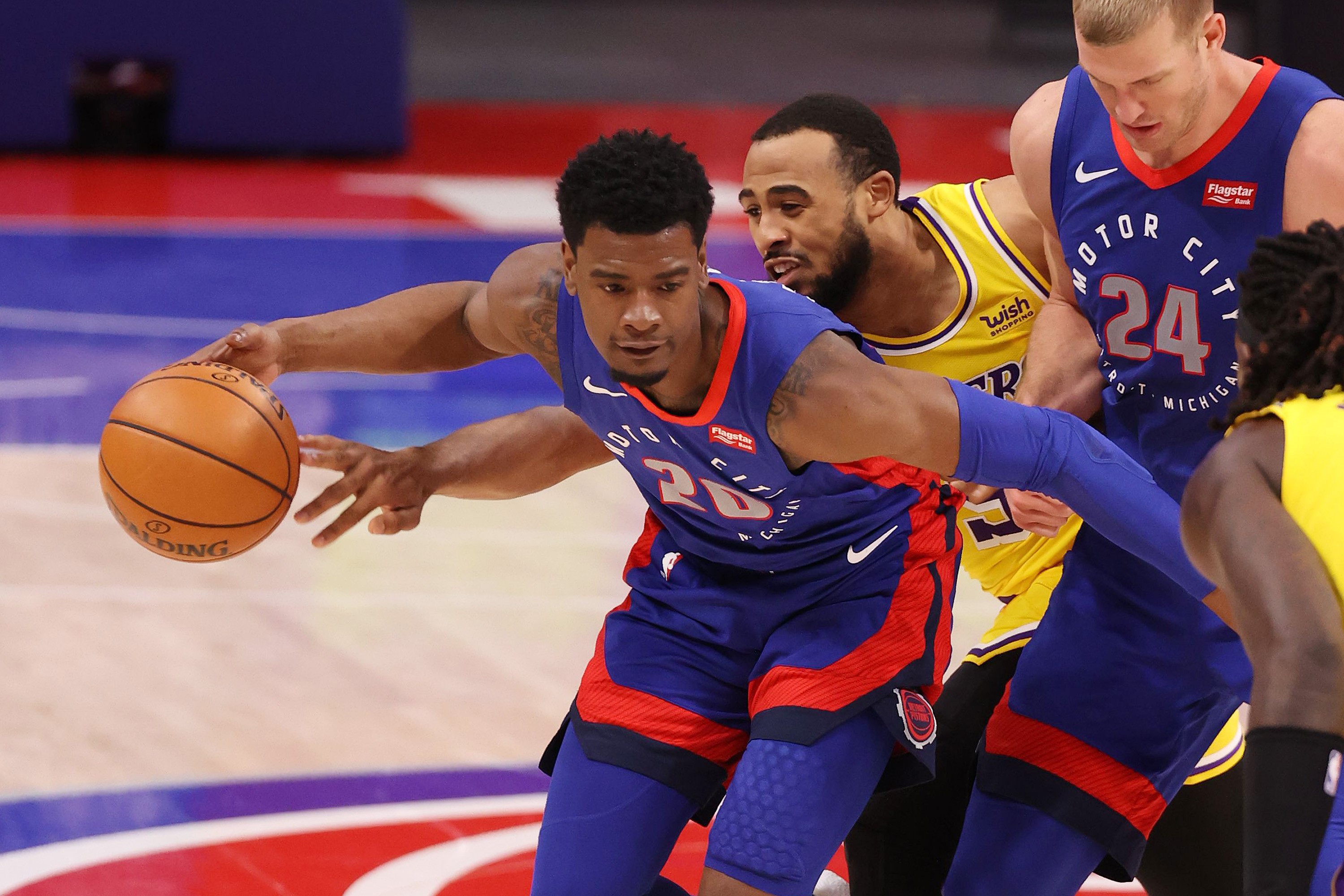 Piston Hadiahi Lakers Kekalahan Beruntun Pertama Musim Ini