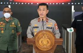 Polri Ancam Bubarkan FPI Model Baru