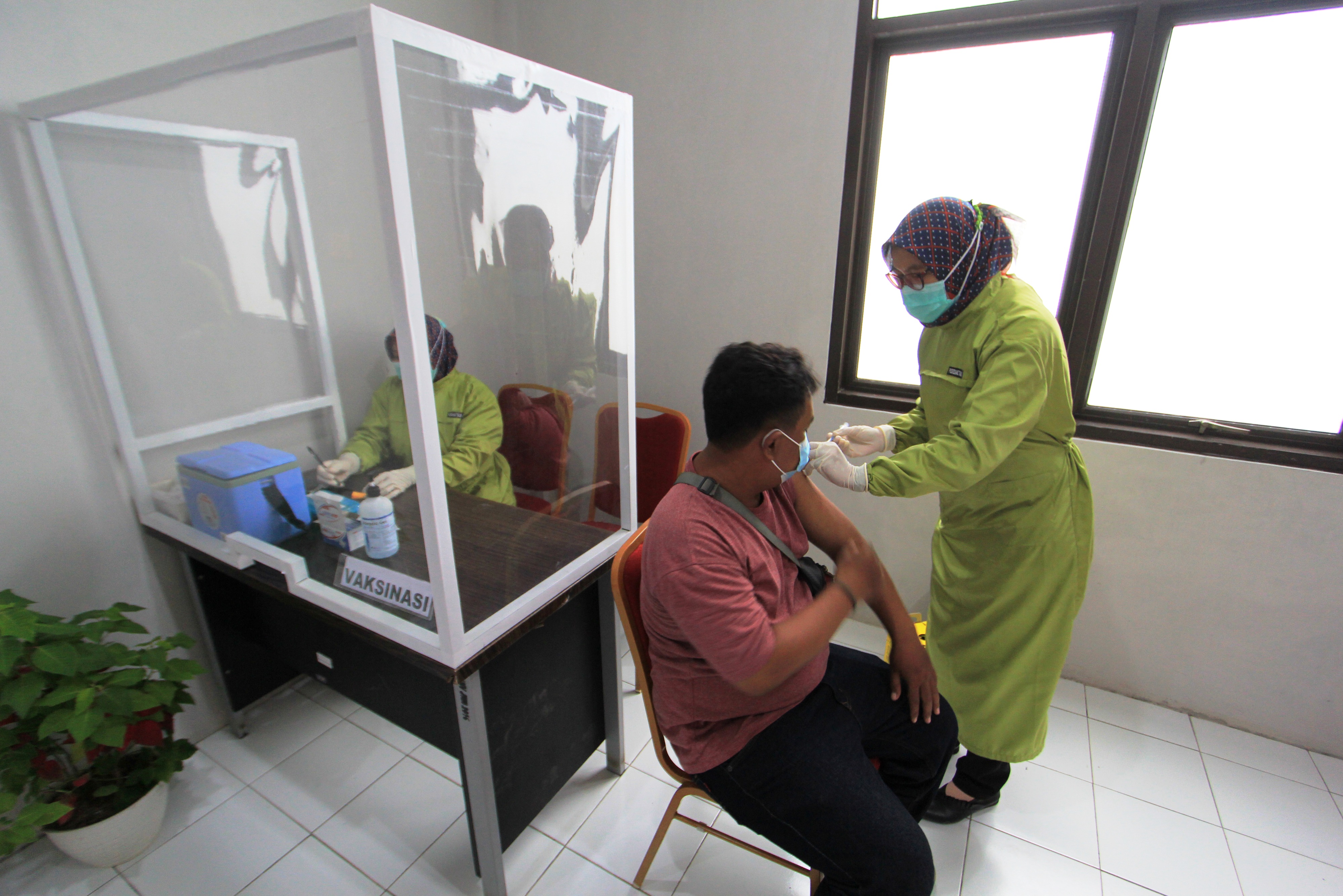 Simulasi vaksinasi covid.