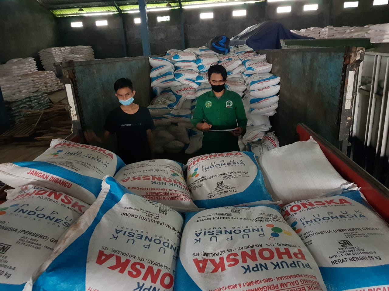  PT Pupuk Indonesia (Persero) terus memperkuat stok pupuk di gudang-gudang lini 3 atau gudang kabupaten di seluruh Indonesia.