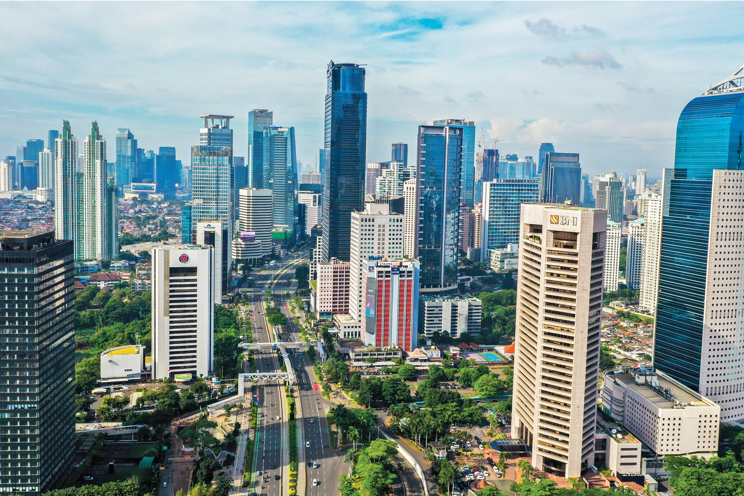 PERTUMBUHAN EKONOMI: Gedung bertingkat di kawasan Jalan Jenderal Sudirman, Jakarta, Jumat (3/4/2020).  