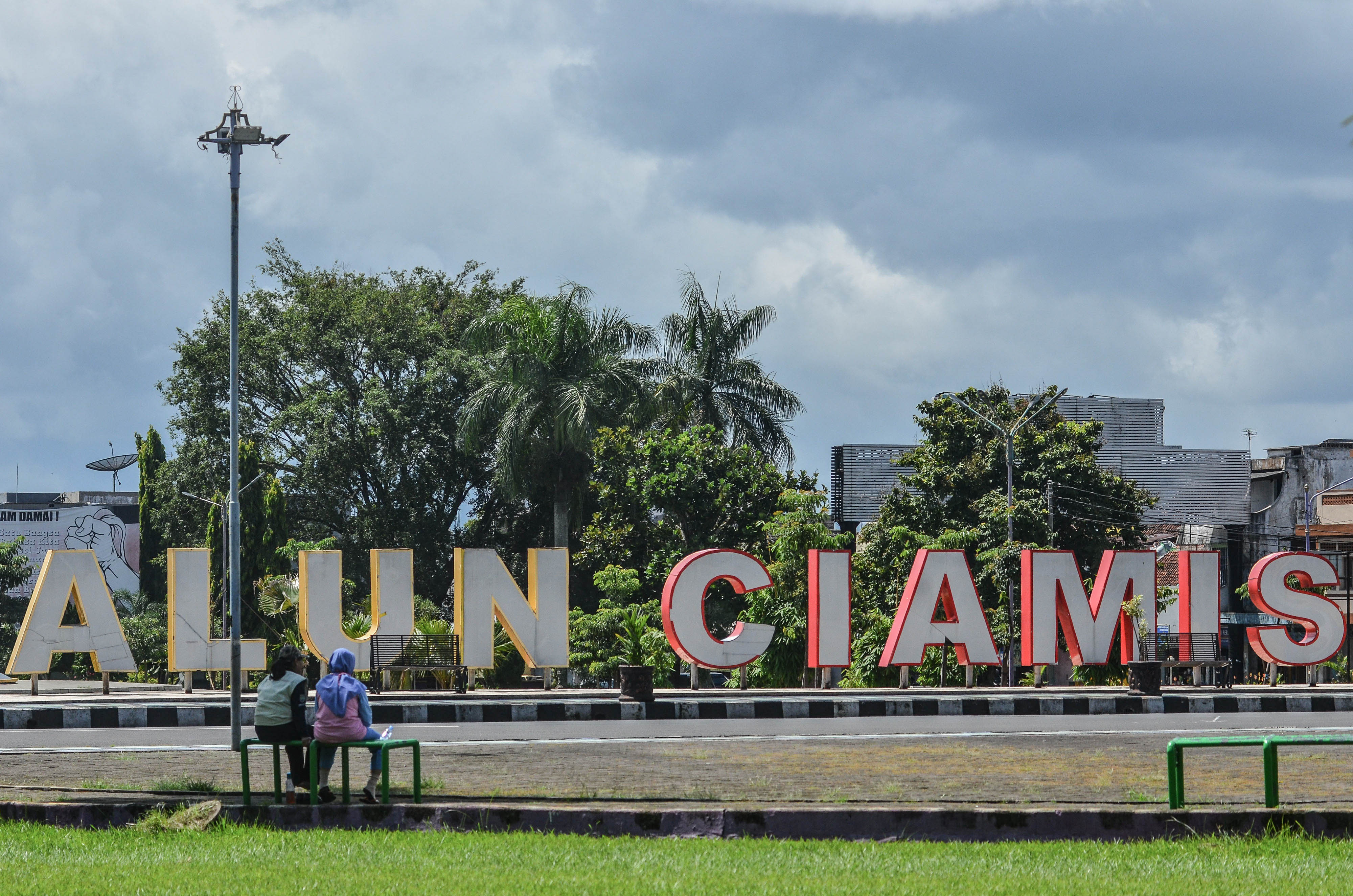 Kabupaten Ciamis, Jawa Barat perpanjang PPKM secara mandiri. 