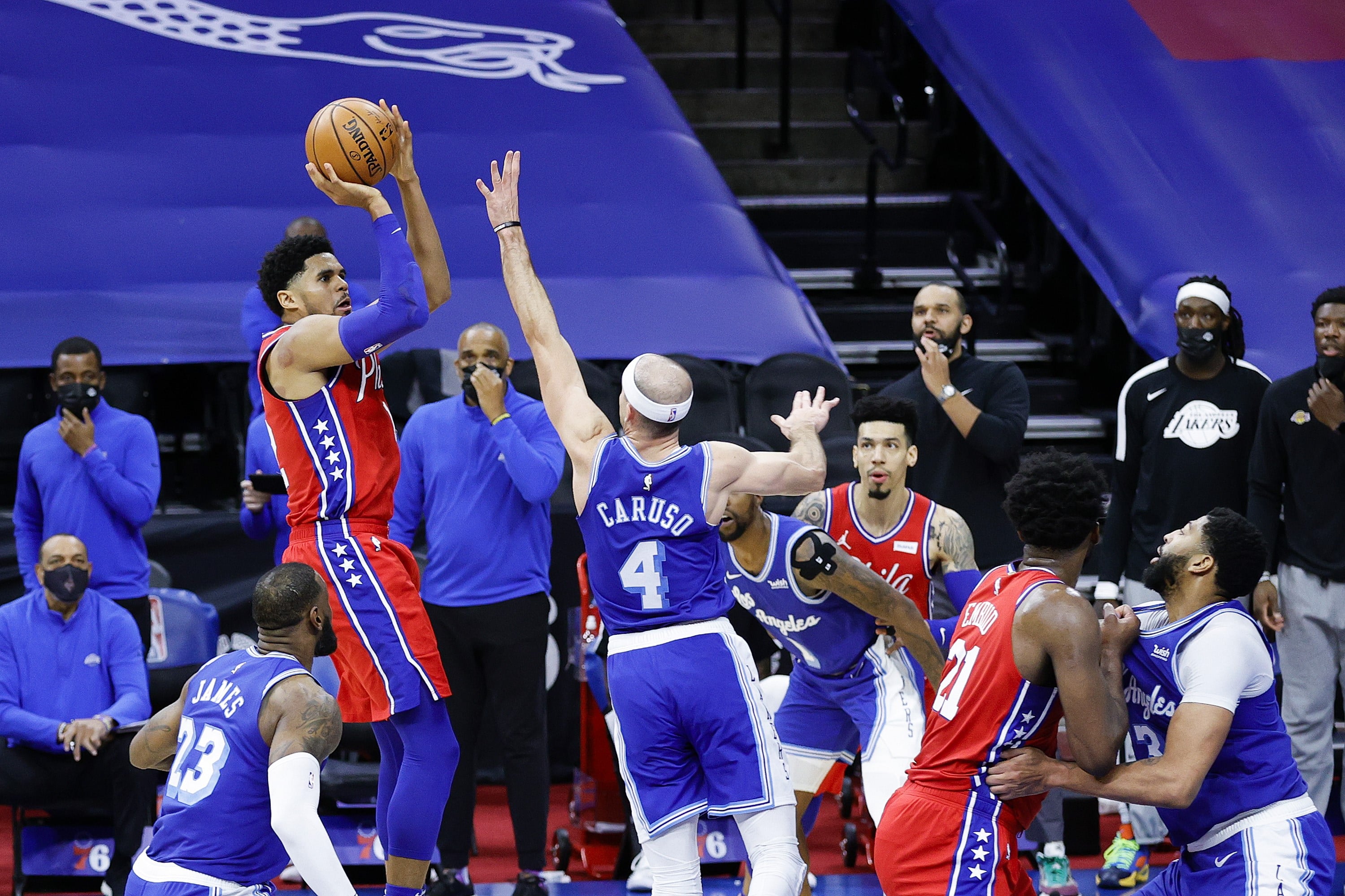 Tobias Harris melesakkan tembakan yang memastikan Philadelphia 76ers menang 107-106 atas Los Angeles Lakers.
