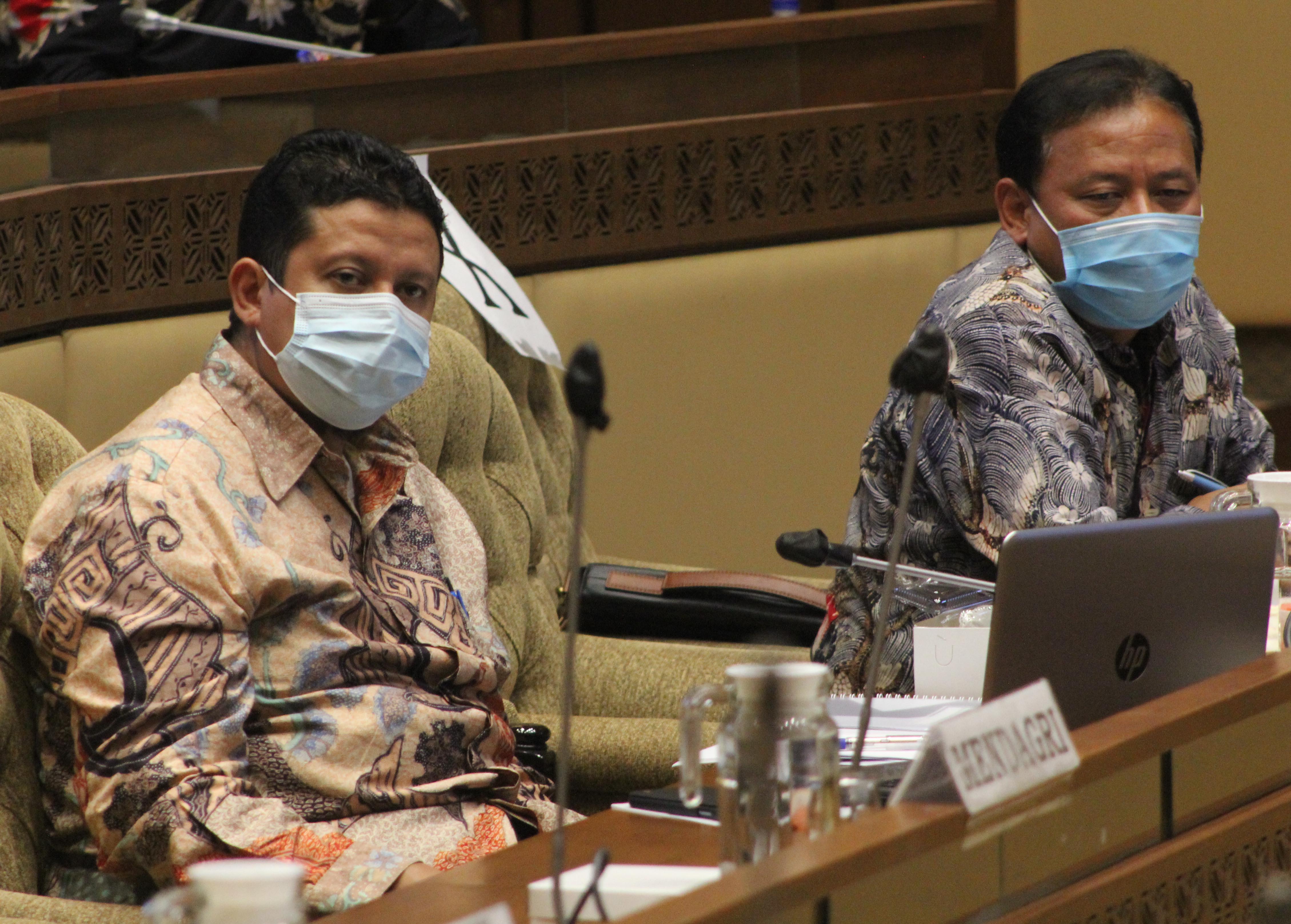  Ketua Bawaslu Abhan dan Ketua DKPP Muhammad (kiri)