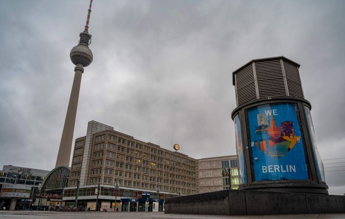 Suasana di wilayah komersil Berlin, Jerman pada Kamis (7/1). 