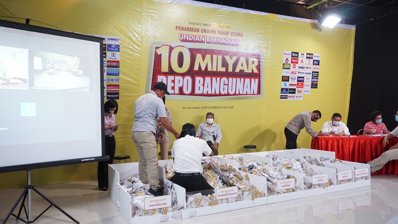 Penarikan program undian berhadian Depo Bangunan