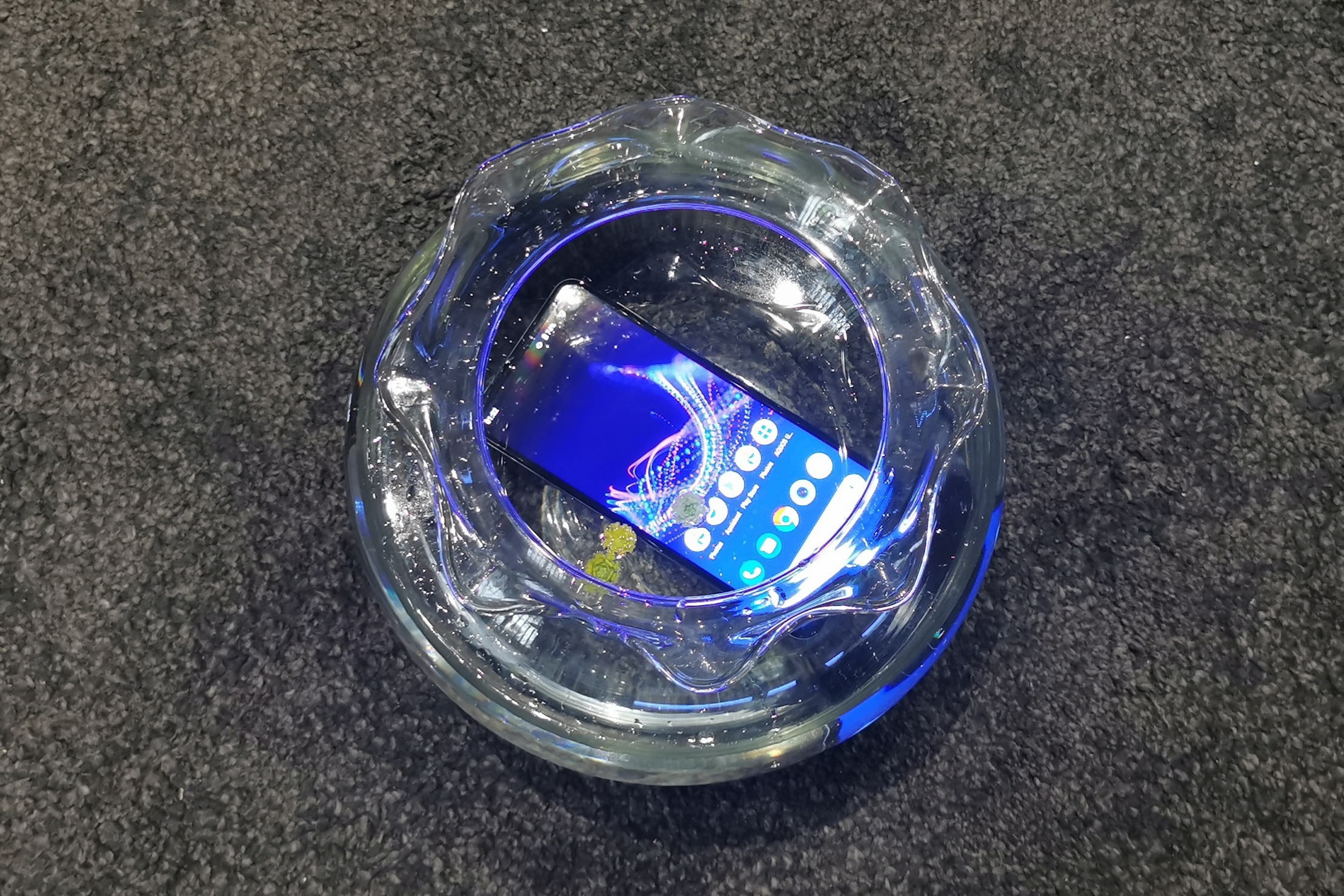 Harga Menengah, Aquos Sense4 Plus Tahan Air dan Asik Buat Gim 