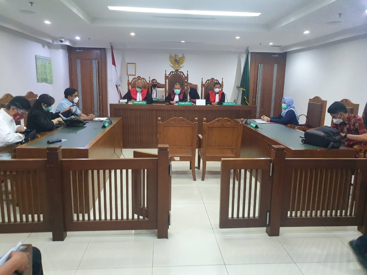 Sidang gugatan Ilham Bintang kepada Indosat Oredoo