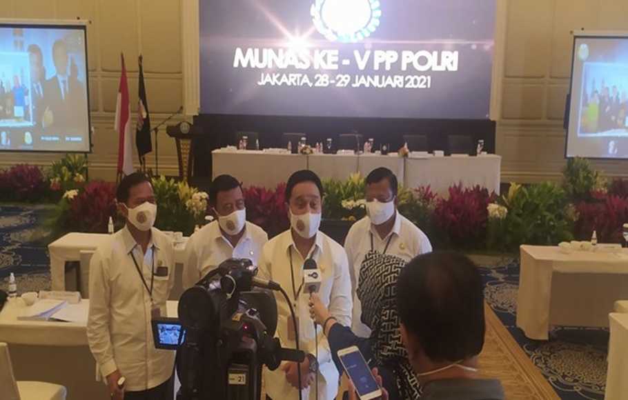 Ketua Umum PP Polri Jenderal Polisi (Purn) Bambang Hendarso Danuri (kedua dari kanan)