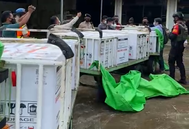 Vaksin Sinovac Tahap II Tiba Bandara Cilik Riwut, Palangka Raya, Kalimantan Tengah (ilustrasi)