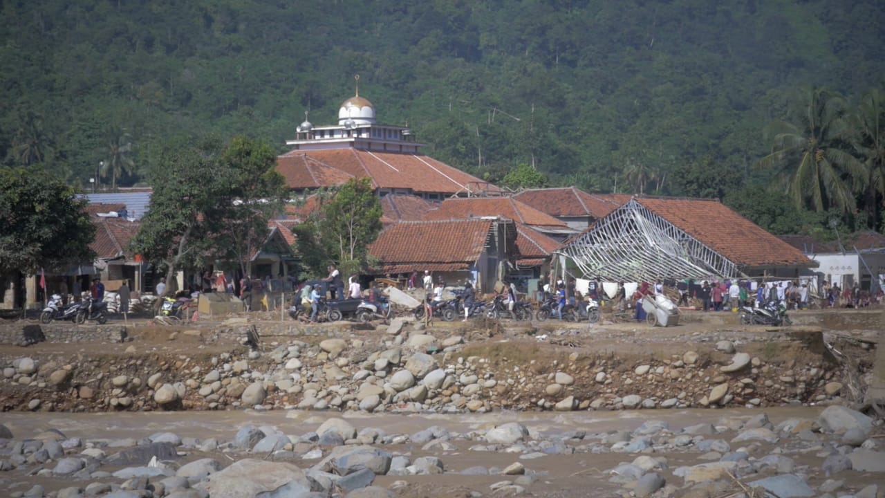 Banjir bandang yang menerjang Kabupaten Lebak pada 1 Januari 2020.