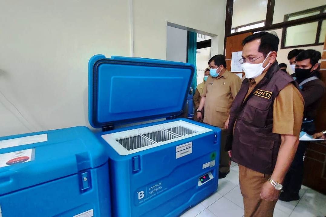 Pj Bupati Cek Kesiapan Tempat Penyimpanan 9.300 Vaksin Covid di Kantor Dinkes