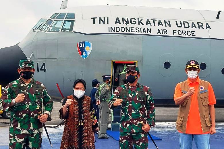 Mensos, kepala BNPB, perwakilan dari panglima TNI bertolak dari Halim Perdana Kusuma  menuju lokasi bencana Mamuju Sulbar.