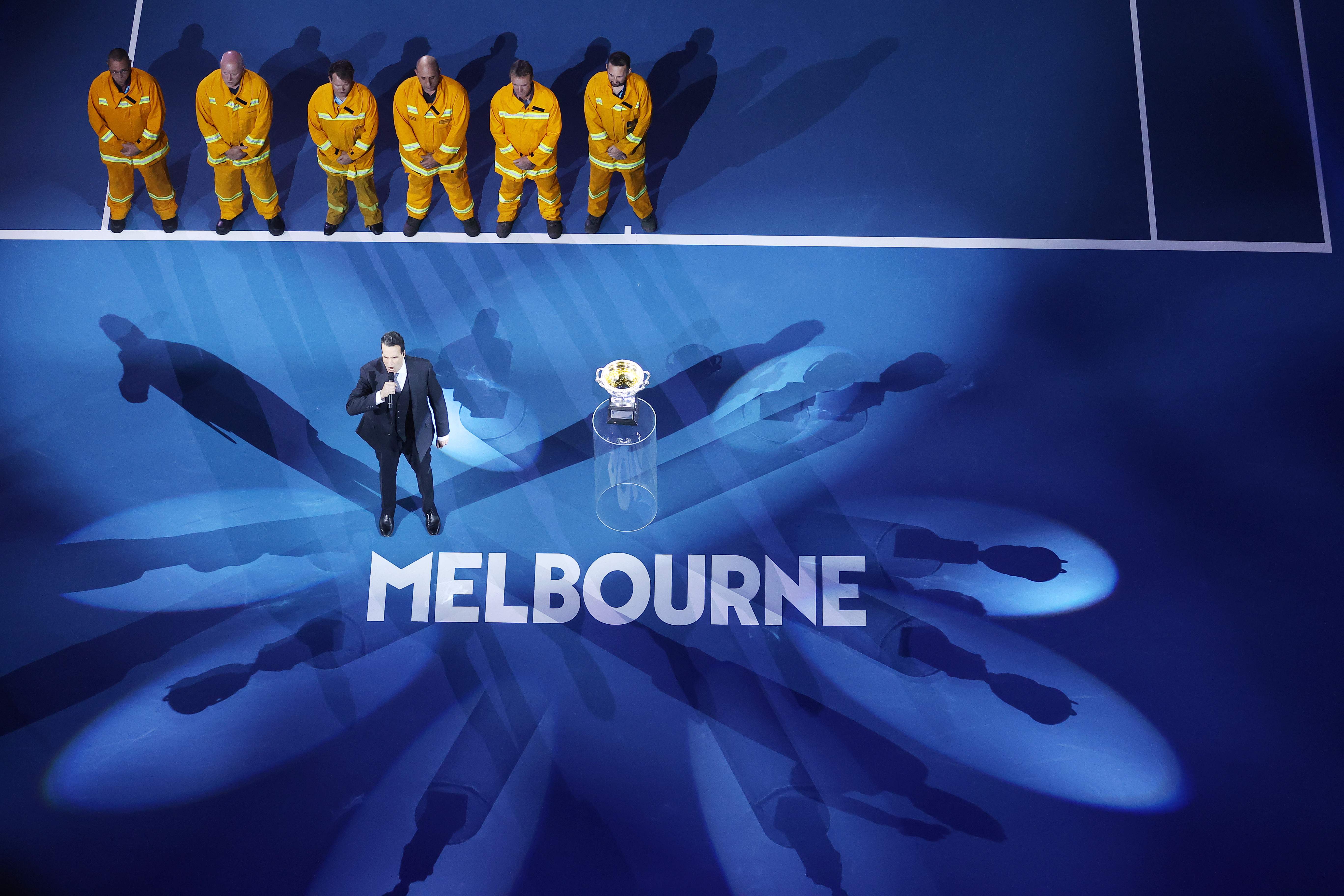 Jelang pemberian piala untuk pemenang Australia Terbuka.