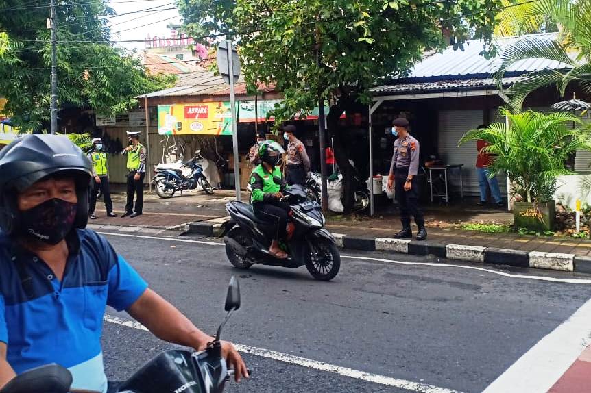  Tim Yustisi Kota Denpasar menjaring 6 pelanggar dalam operasi penertiban penerapan protokol kesehatan pencegahan covid-19, Kamis (21/1).