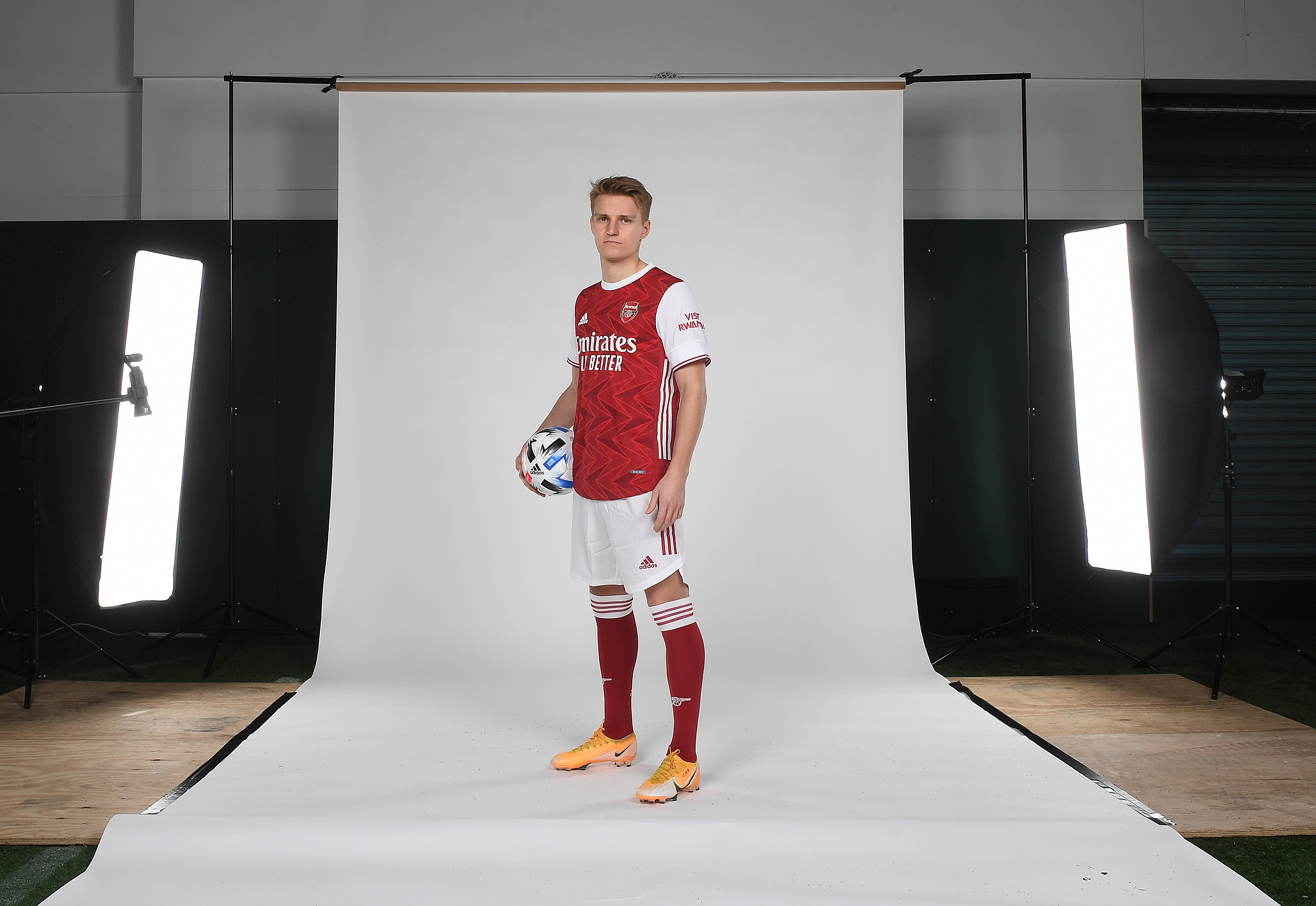 Arsenal Resmi Dapatkan Odegaard