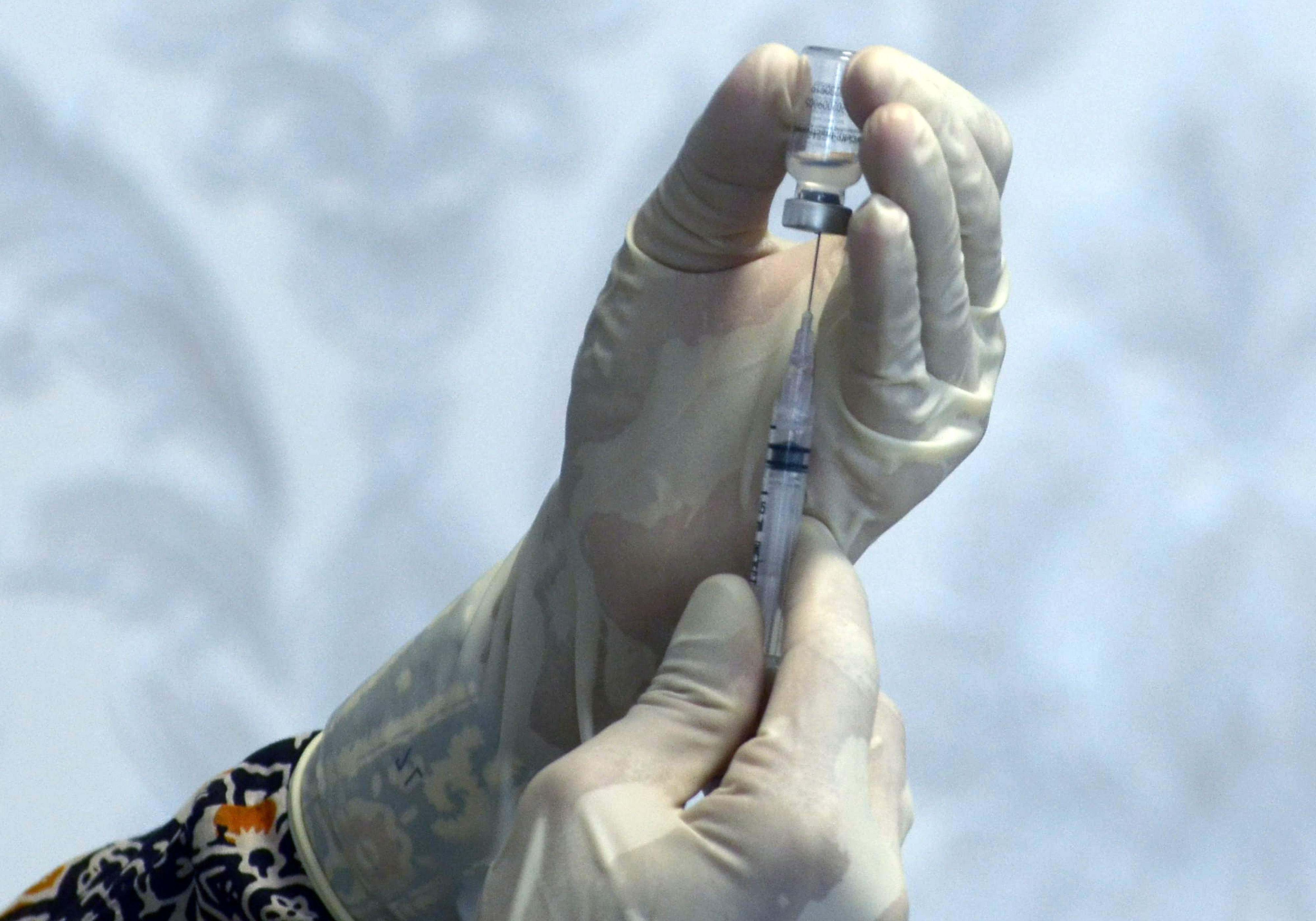 Ilustrasi proses vaksinasi.