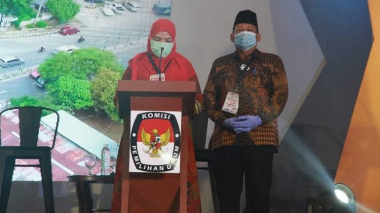 Eva Dwiana-Deddy Amarullah