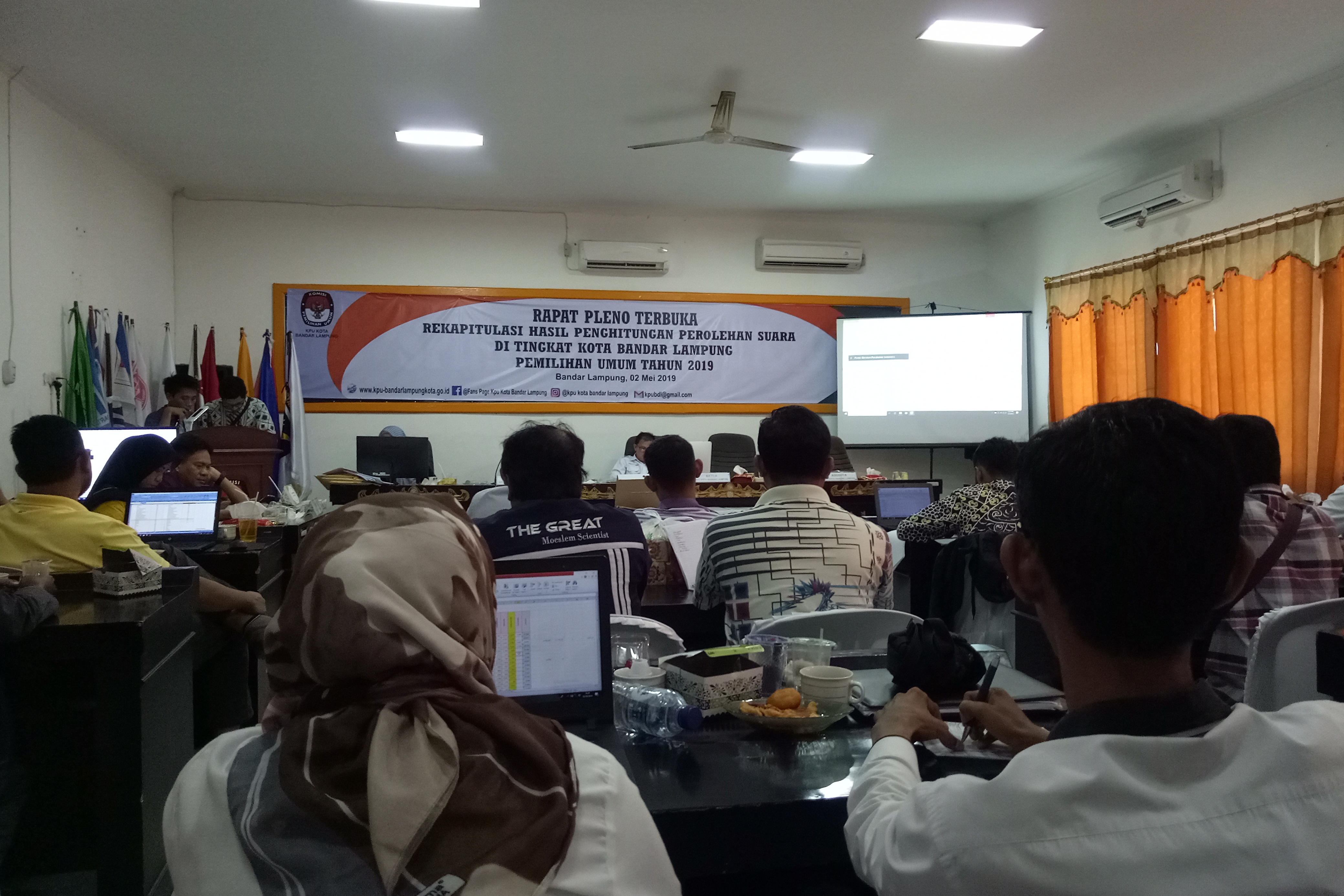 KPU Bandarlampung Diskualifikasi Pasangan Eva-Deddy