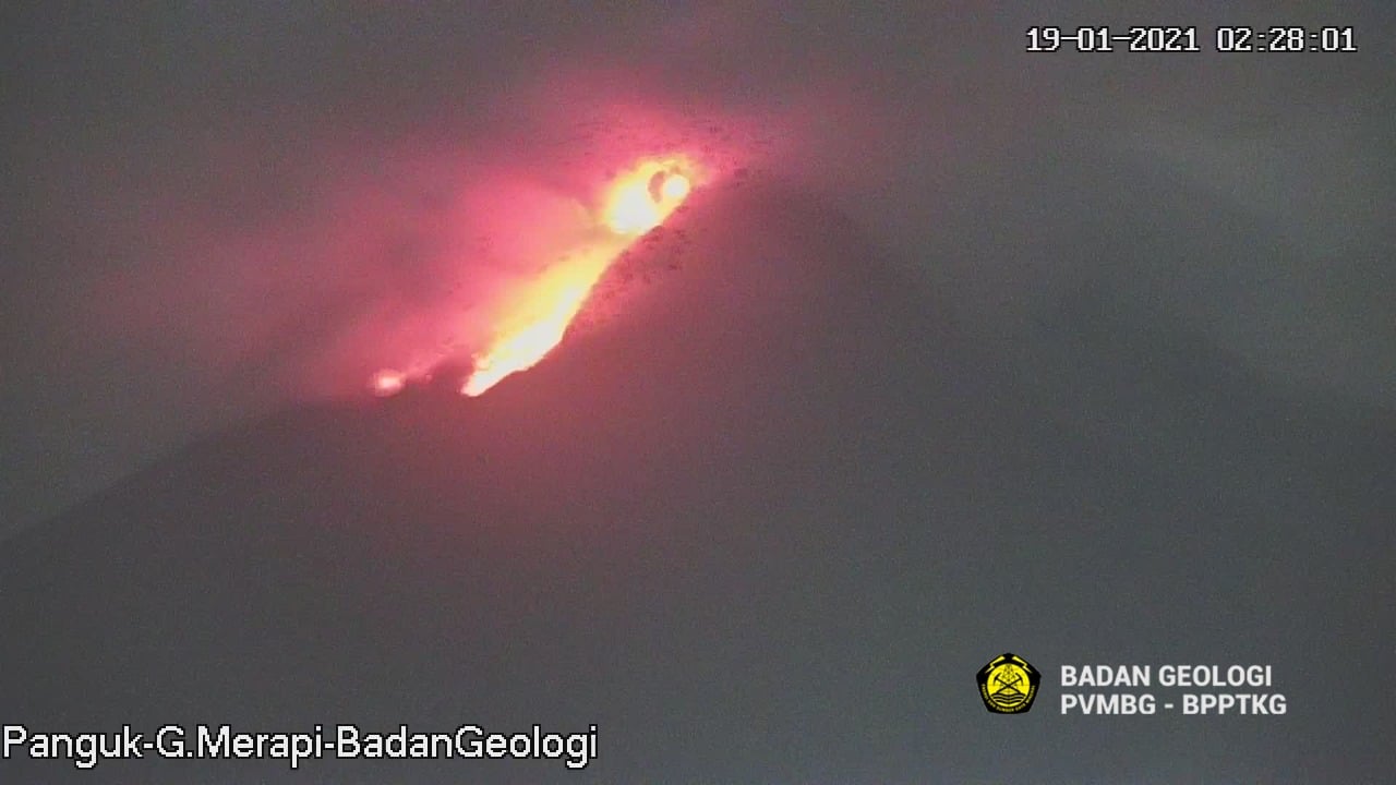 Merapi Memuntahkan 30 Kali Guguran Lava Pijar dalam 6 Jam