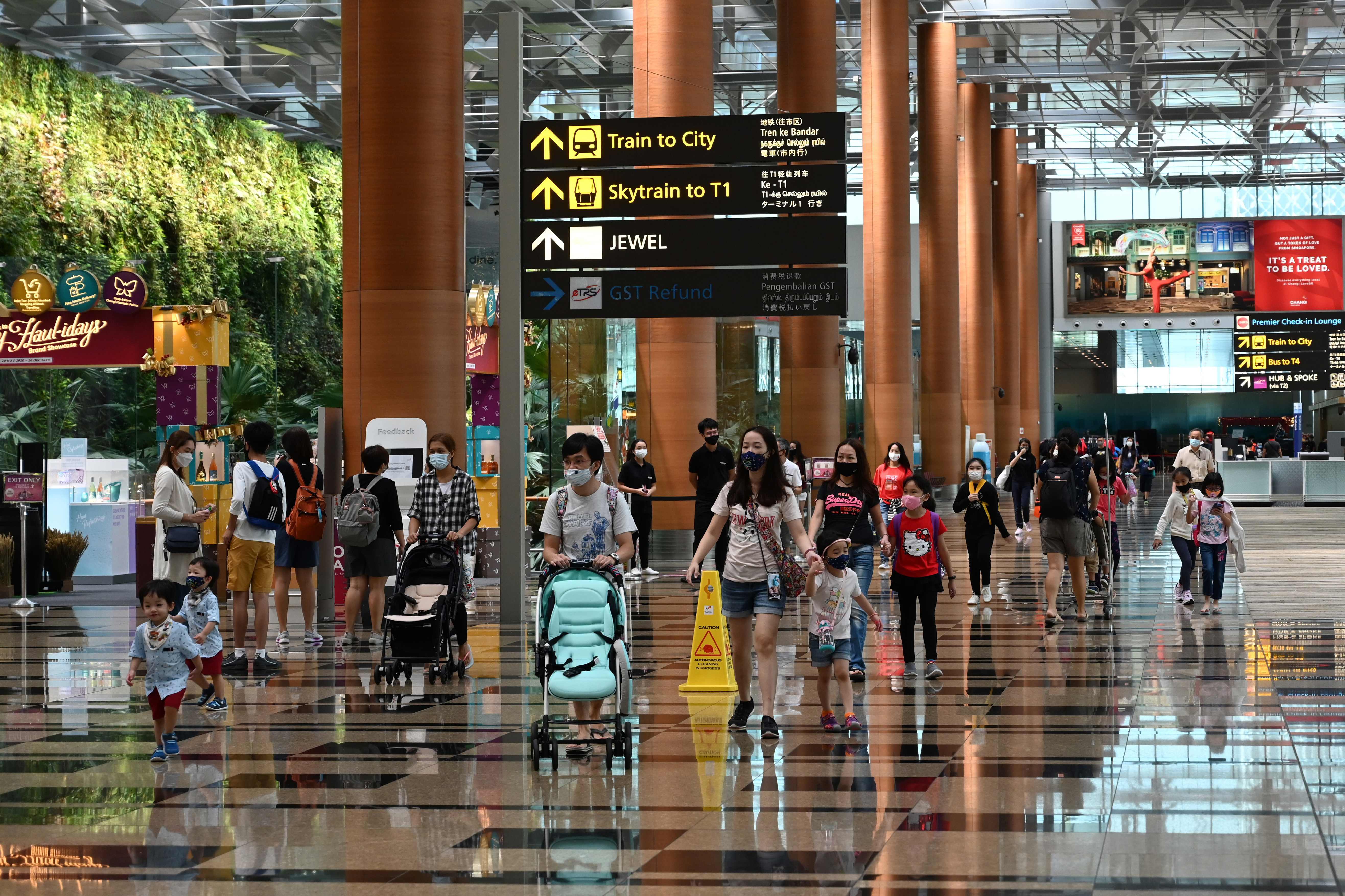 Suasana di Bandara Internasional Changi, Singapura, Kamis (7/12/2020). WNA punya perjalanan dari Afrika Selatan dillarang masuk.