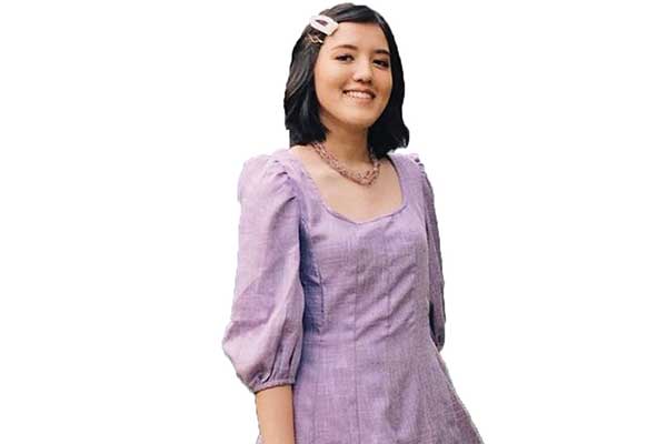 Personel grup musik Blink, Ify Alyssa