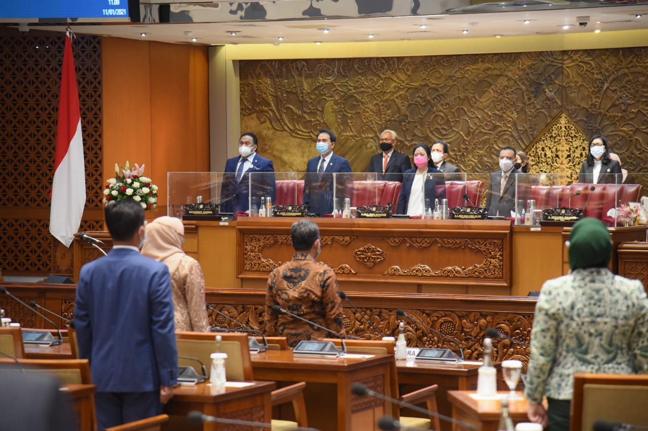Rapat Paripurna Pembukaan Masa Persidangan III Tahun Sidang 2020–2021 di Gedung DPR RI, Jakarta, Senin (11/1).