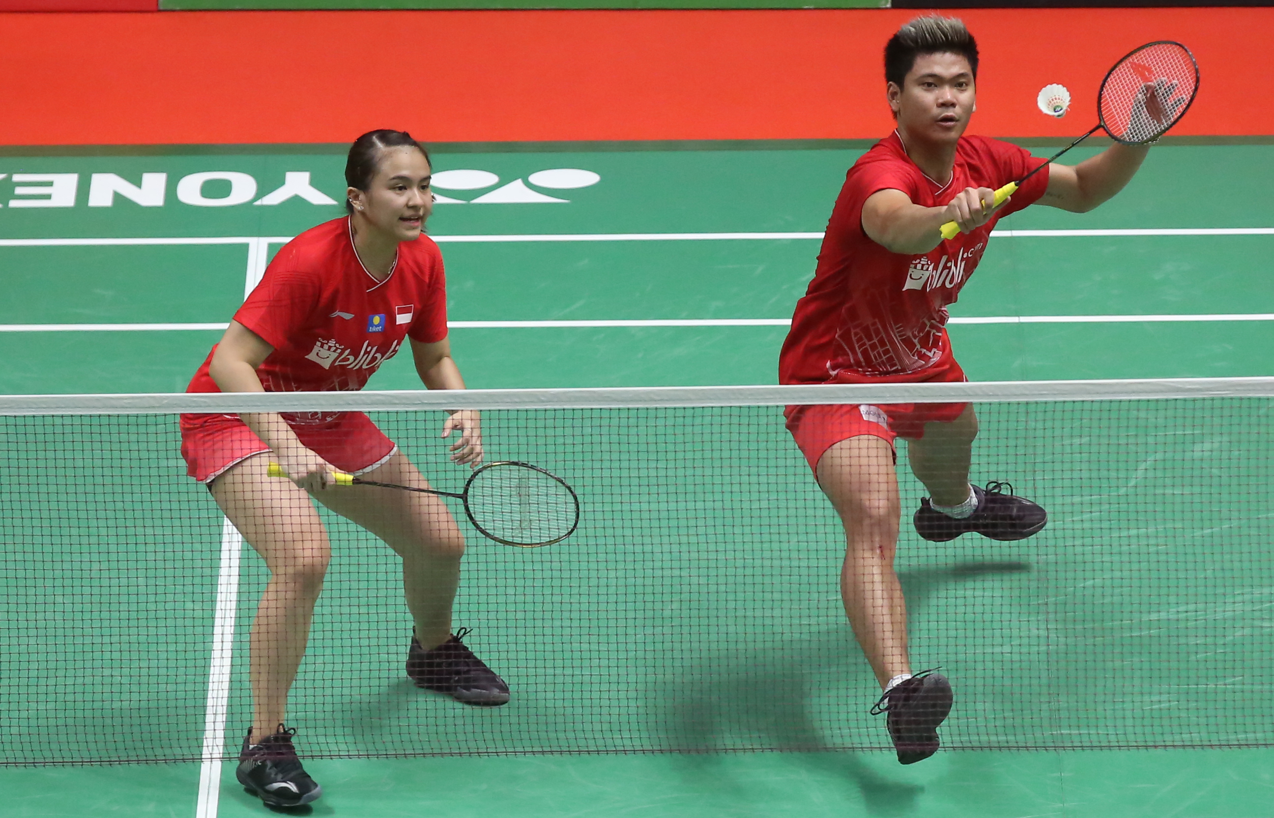 Pebulu tangkis ganda campuran Indonesia Praveen Jordan (kanan) dan Melati Daeva Oktavianti. 