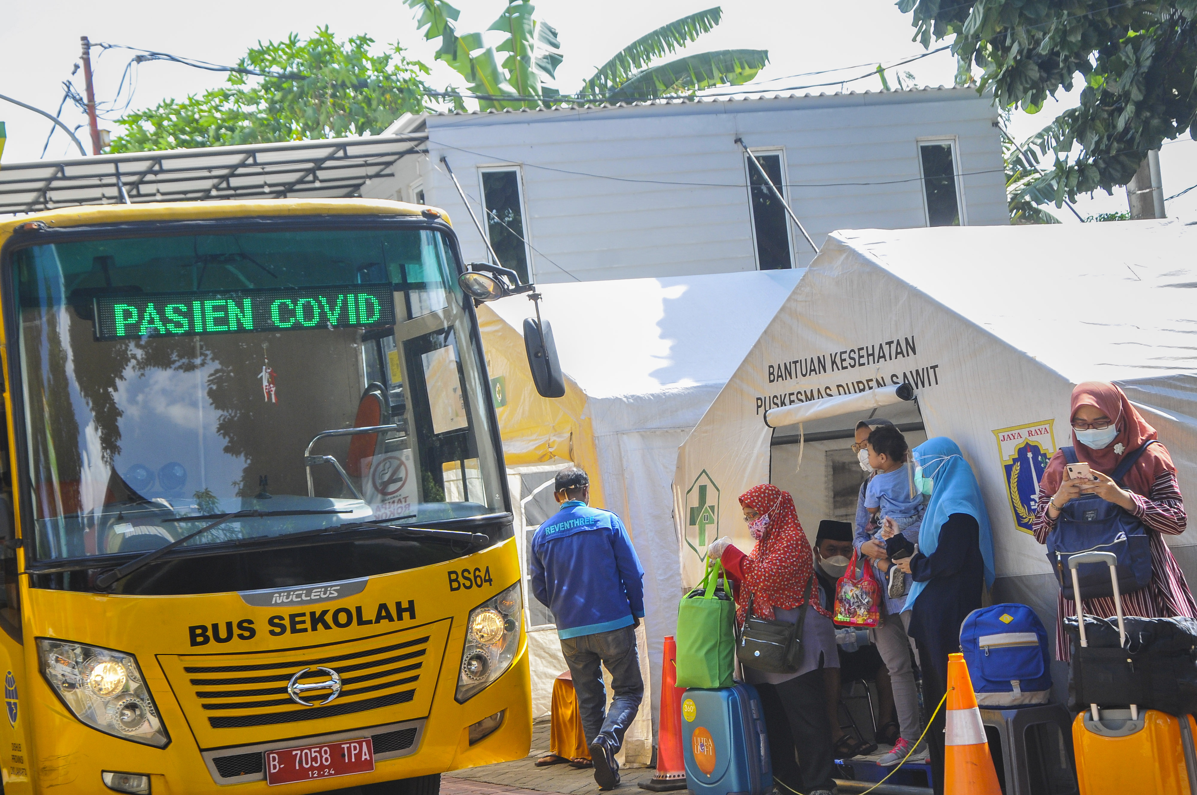 Penanganan pasien yang positif terinveksi covid-19