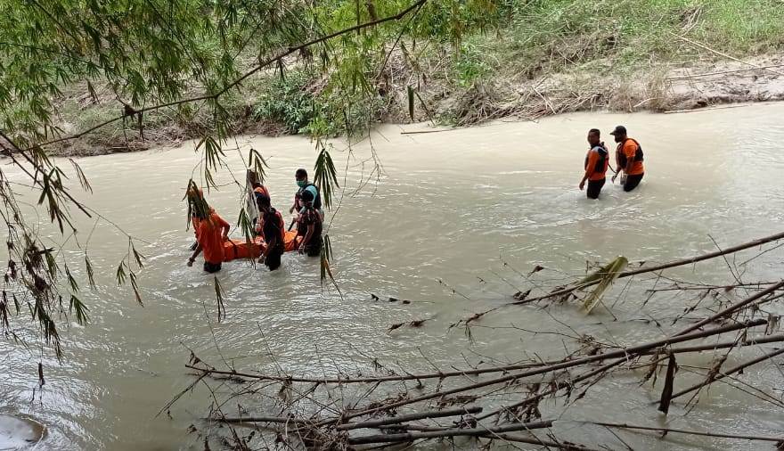Jenazah lansia yang terseret arus Kali Gandong ditemukan, Rabu (20/1) setelah tiga pencarian.