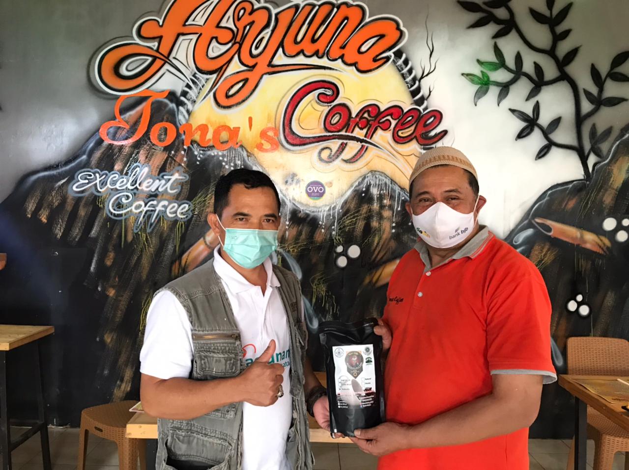 Tona's Coffee berada Jl Maribaya Timur Cijerokaso RT 01 RW 06 Desa Cibodas, Kecamatan Lembang, Bandung Barat.