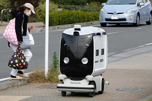 Robot pengantar surat buatan Jepang