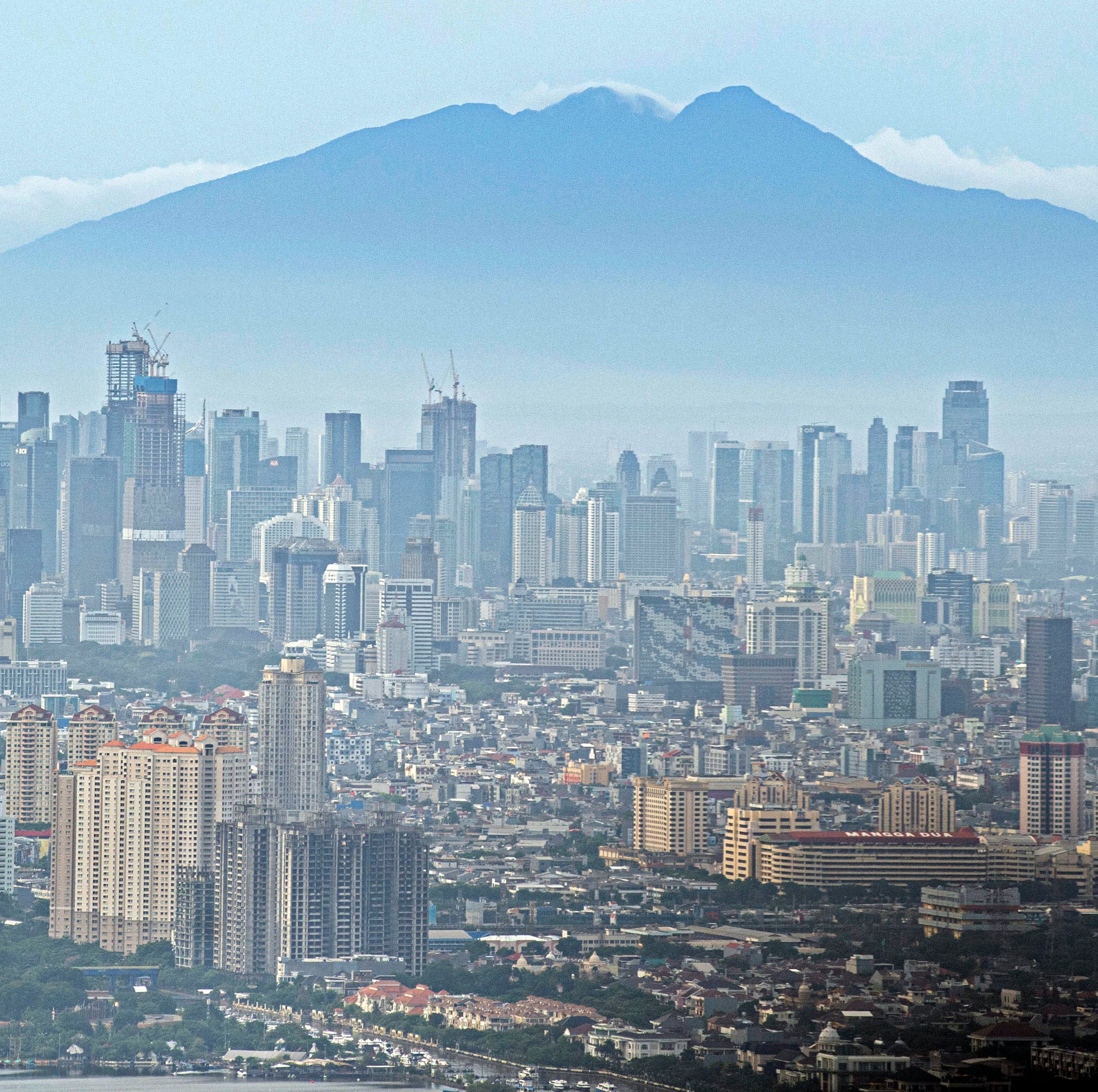 Kementerian Keuangan optimistis pertumbuhan ekonomi Indonesia pada 2021 akan naik hingga lima persen karena adanya peningkatan konsumsi.