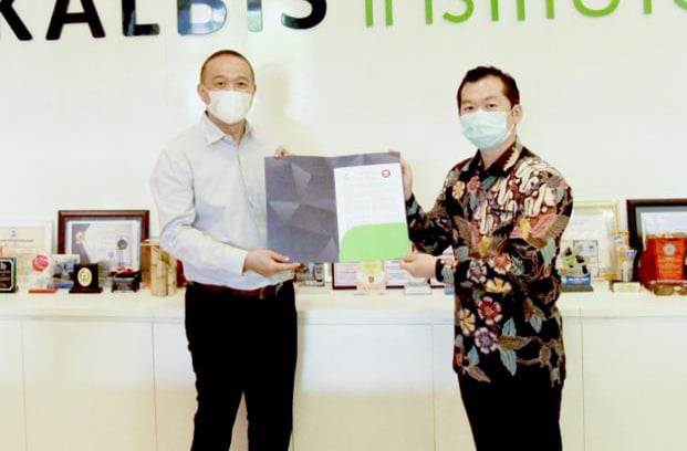 Acara penandatanganan kerja sama antara Kalbis Institute dengan  MAP Retail Academy.  