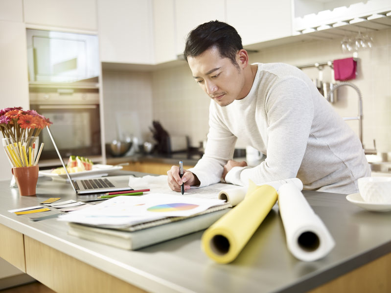 Berada di luar ruang dan menjauh dari layar gawai bisa memengaruhi kesehatan mental di masa isolasi.