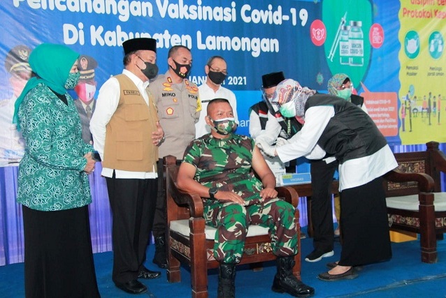 Lamongan Gelar Serentak Vaksinasi Covid-19 Tahap Pertama