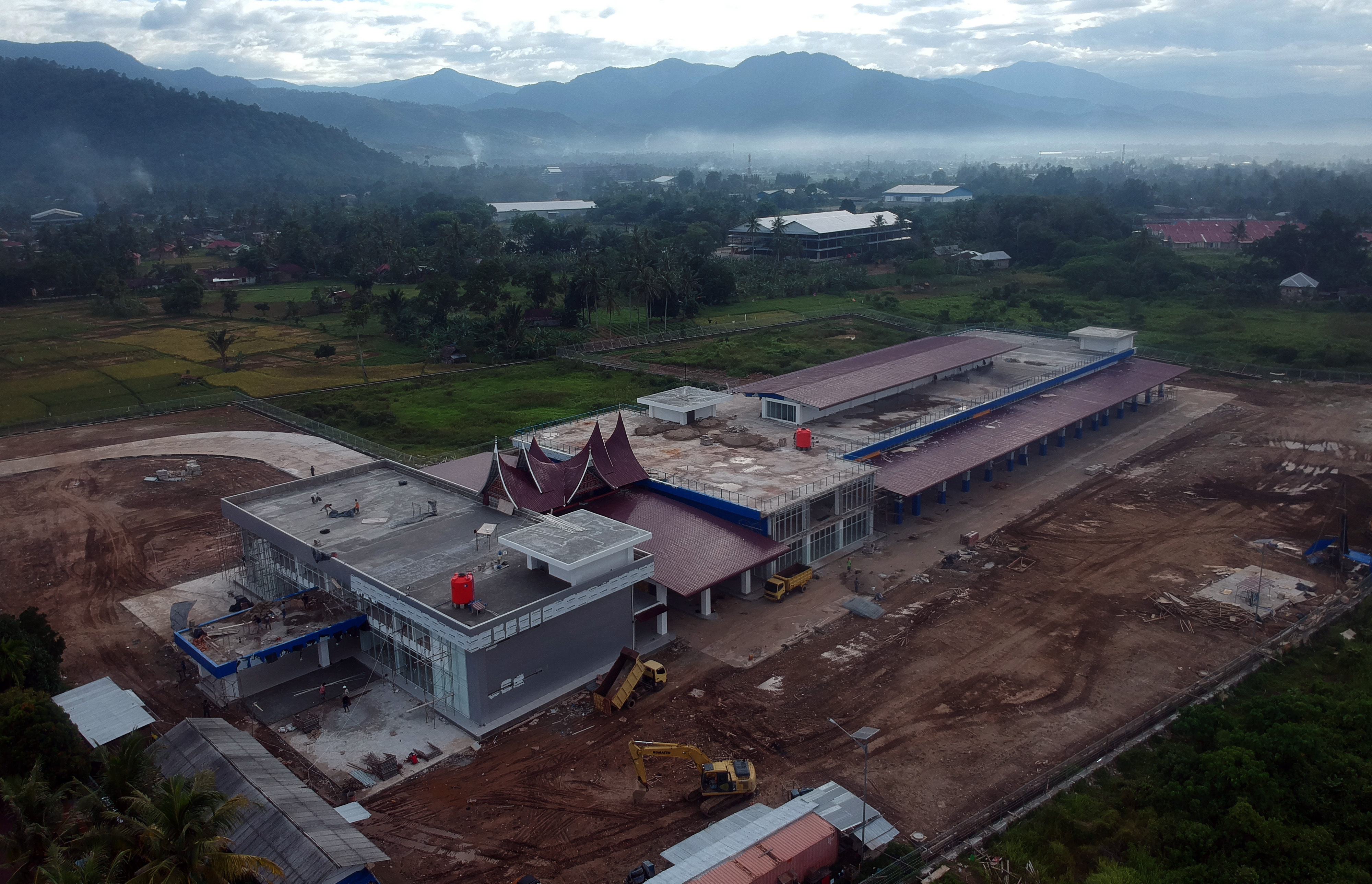 Foto udara aktivitas proyek pembangunan terminal tipe A, Anak Air, Kecamatan Koto Tangah, Kota Padang, menggunakan SBSN.