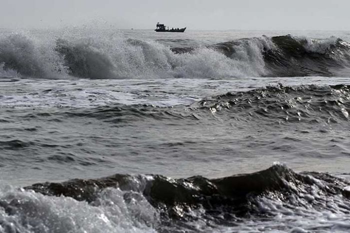 Ilustrasi gelombang tinggi
