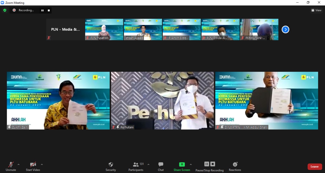 Penandatanganan nota kesepahaman PLN dengan Perum Perhutani dan PT Perkebunan Nusantara (PTPN). 